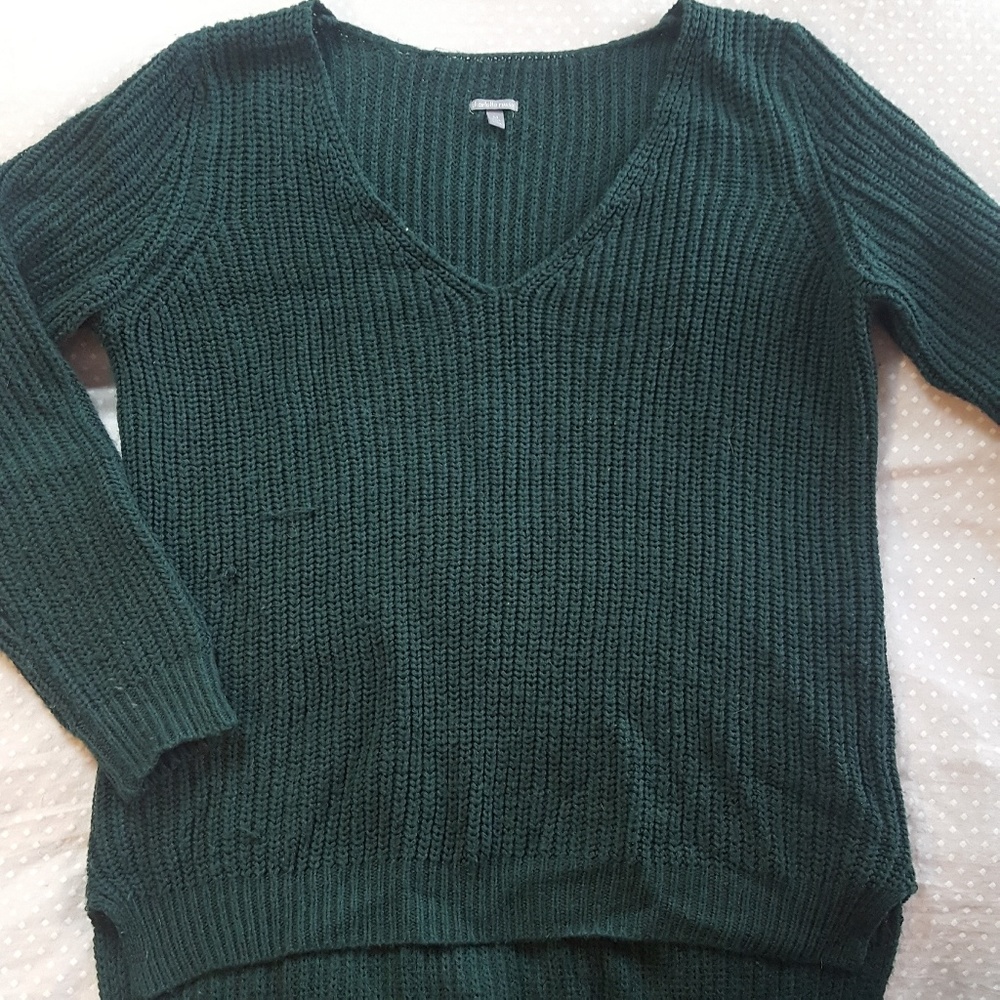 Evergreen Charlotte Russe V-neck Sweater